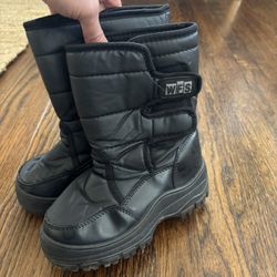 Kids Size 13 Snow boots