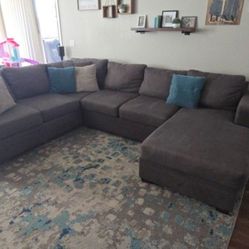 Living Spaces Sectional Sofa Couch