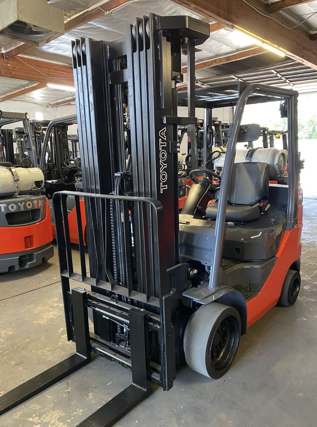2020 Toyota Quad Mast Forklift