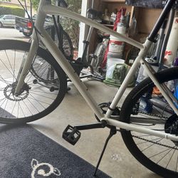 Specialized Sirrus Bicycle 