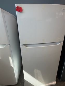 Frigidaire apartment size fridge