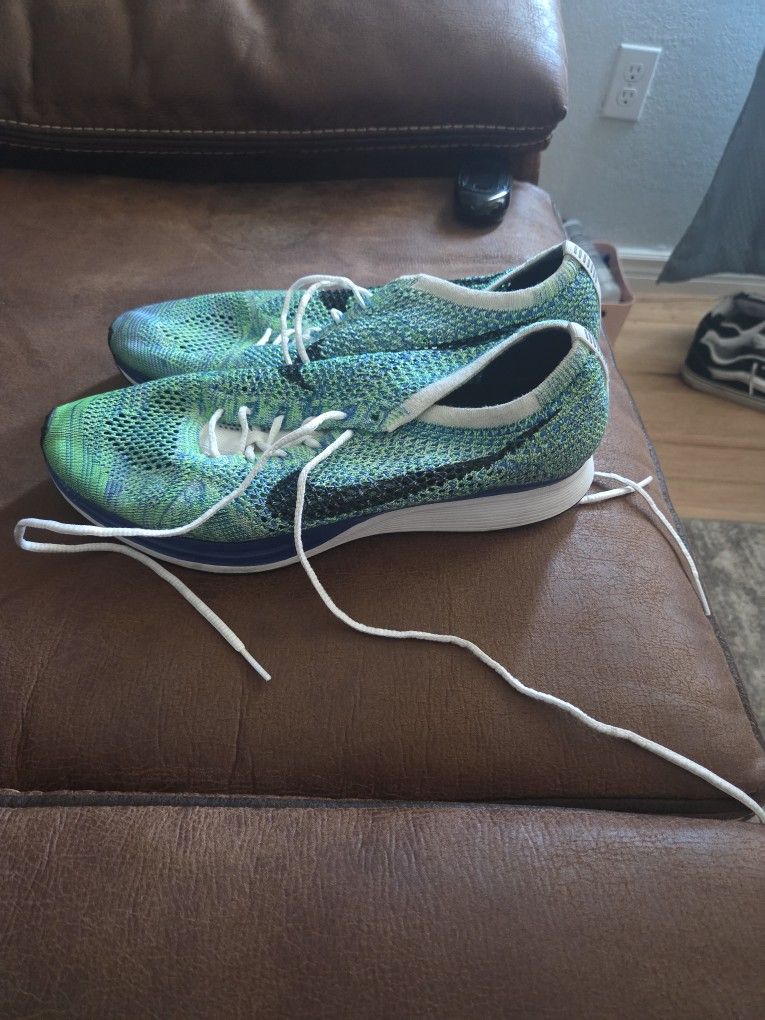 Nike Flyknit Racer