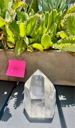 Clear quartz crystal
