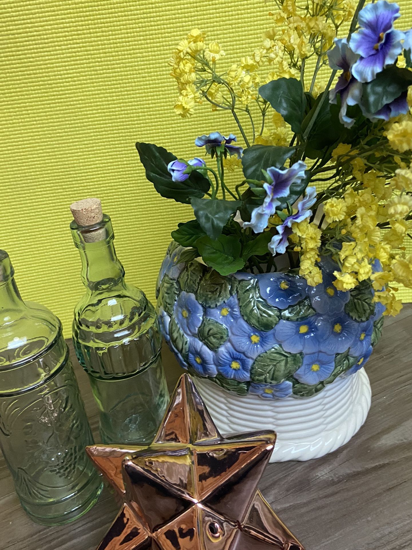 Pottery~Flower Pot with 2 Glass Bottles & Fragrance Star-Shape Decor