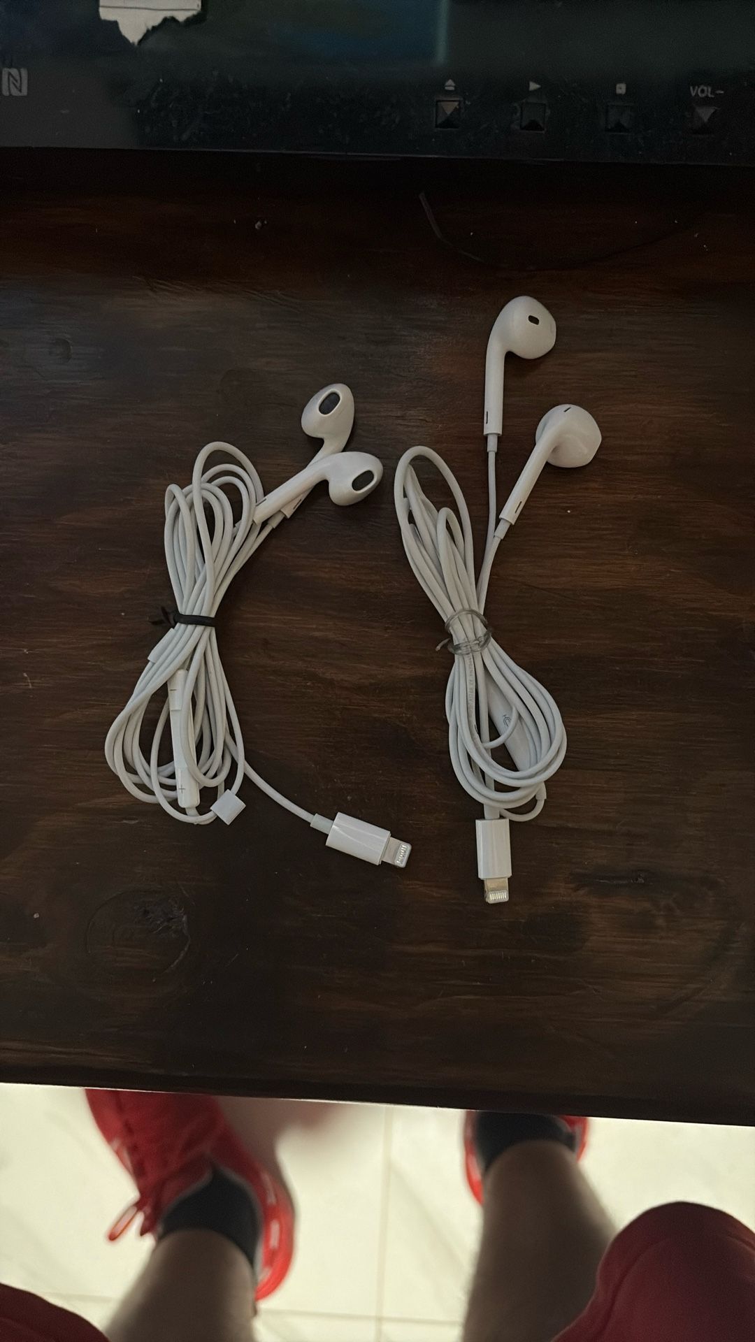 Apple Earbuds