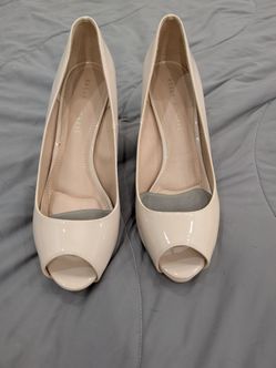 Peek a boo pumps