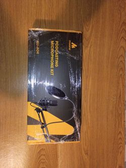 Podcasting microphone kit