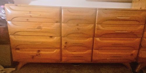 Mid-Century Wood 9-Drawer Dresser