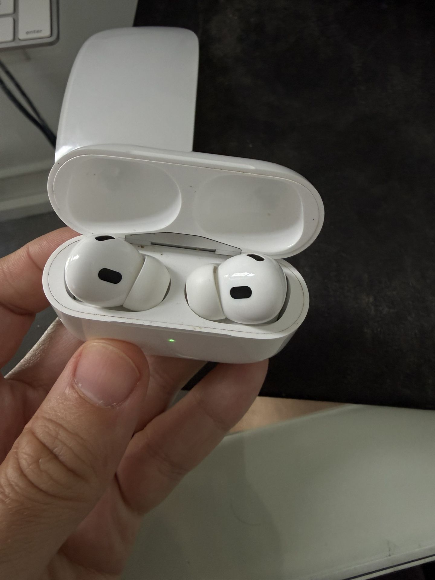 AirPods Pro 2 - Gently used - Perfect Condition