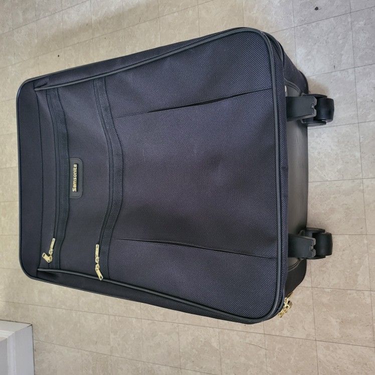 Older Samsonite Acclaim Soft Suitcase