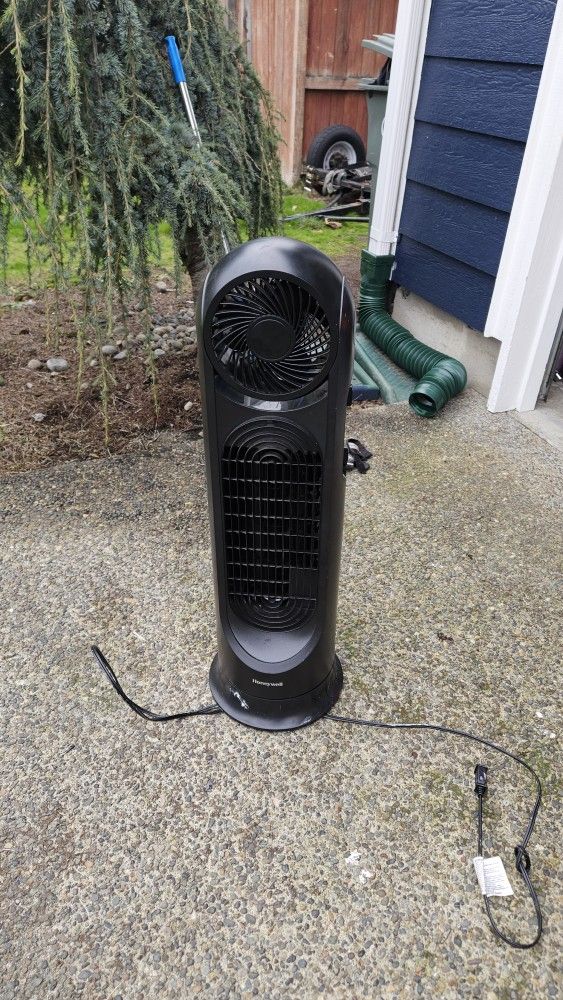 Black Honeywell Two Tier Room Fan