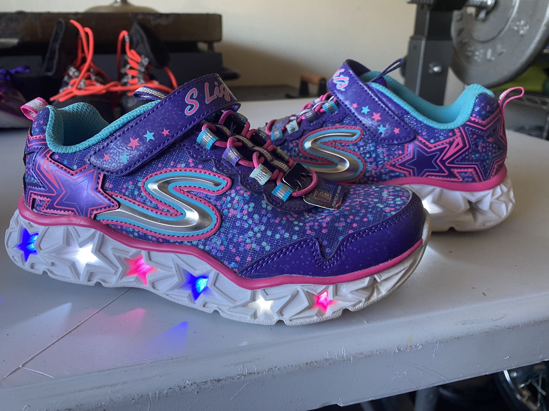 Skechers Light Up Girls Shoes Kids Size 2