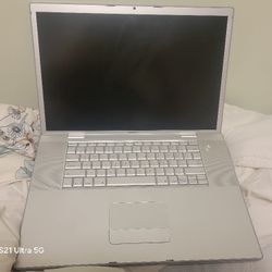 Used 17 Inch 2007 MacBook Pro 4GB DDR2 RAM AND 160GB 7200rpm HDD