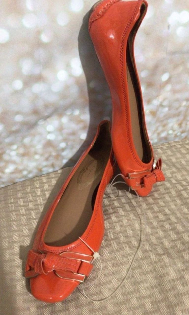 NWOT Ellie Tahari Orange Flats Size 6