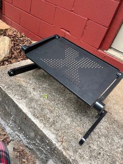 Laptop stand