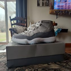 Air Jordan 11 Cool Grey Size 12