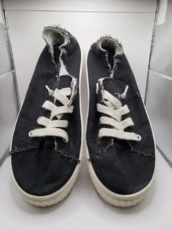 Size 6.5. Madden Girl Marisa Sneaker,