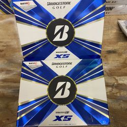Bridgestone B XS Golf Balls