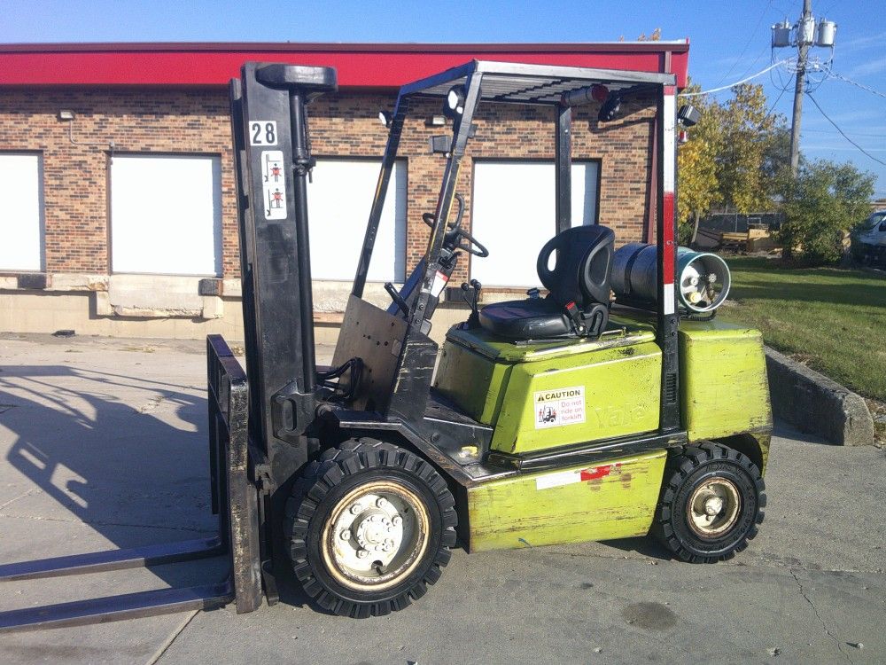 6000 LB. Capacity Yale Pneumatic Forklift 