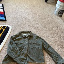 American Eagle Women’s Cropped Raw Hem Flannel Button Up Size Large