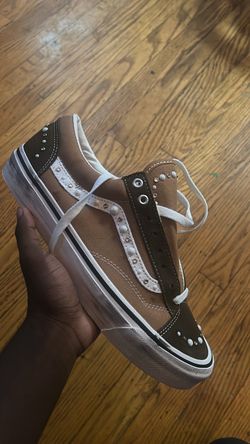 Size 10.5Vans (brown)