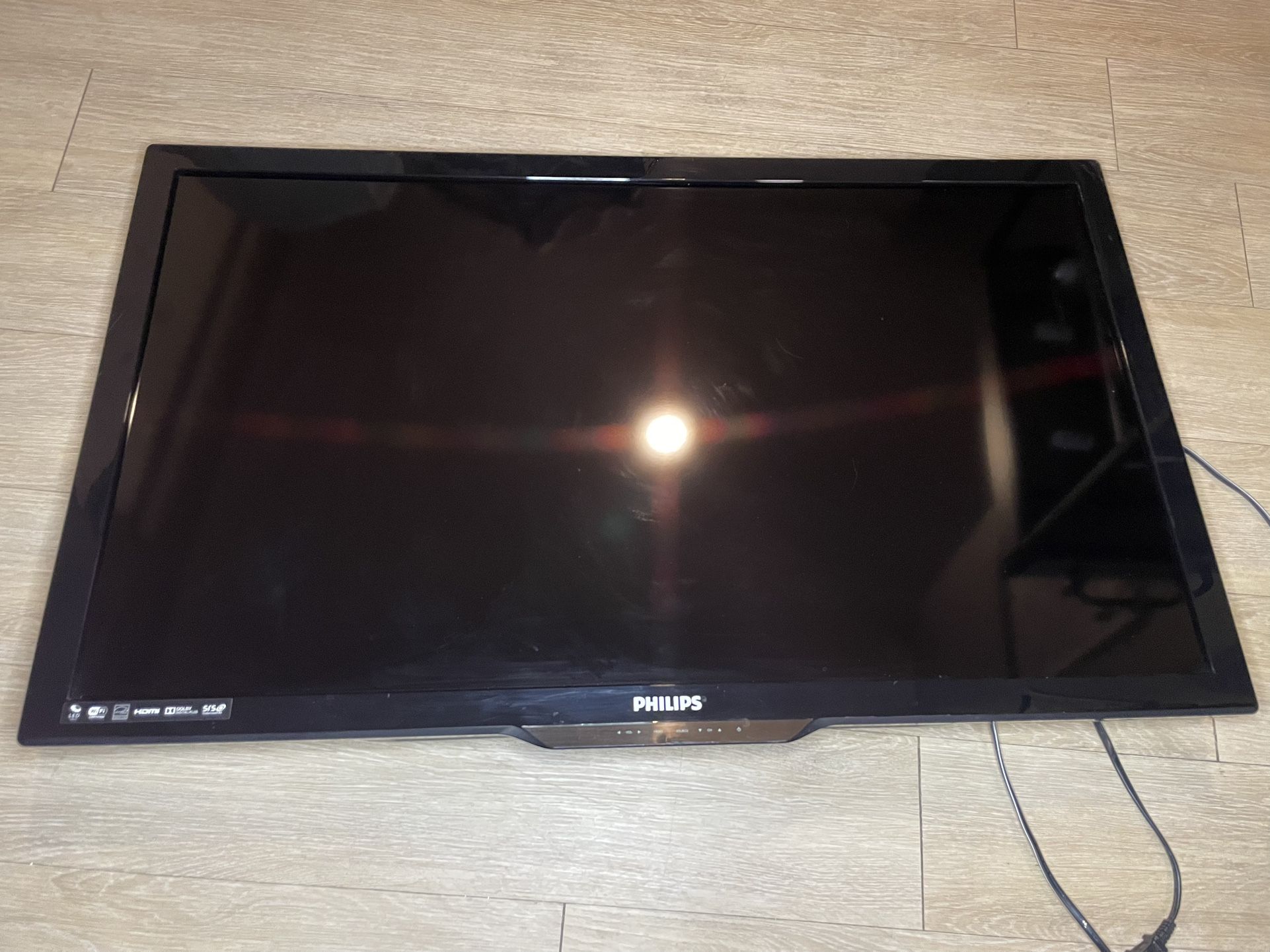 Philips 40” LED/LCD 1080p TV with Wall Mount