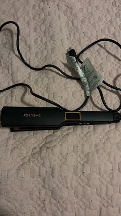 FoxyBAE hair straightener