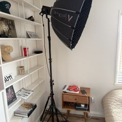 Complete Studio Lighting Kit – Ulanzi VL-200Bi + Light Dome SE + Amaran Stand