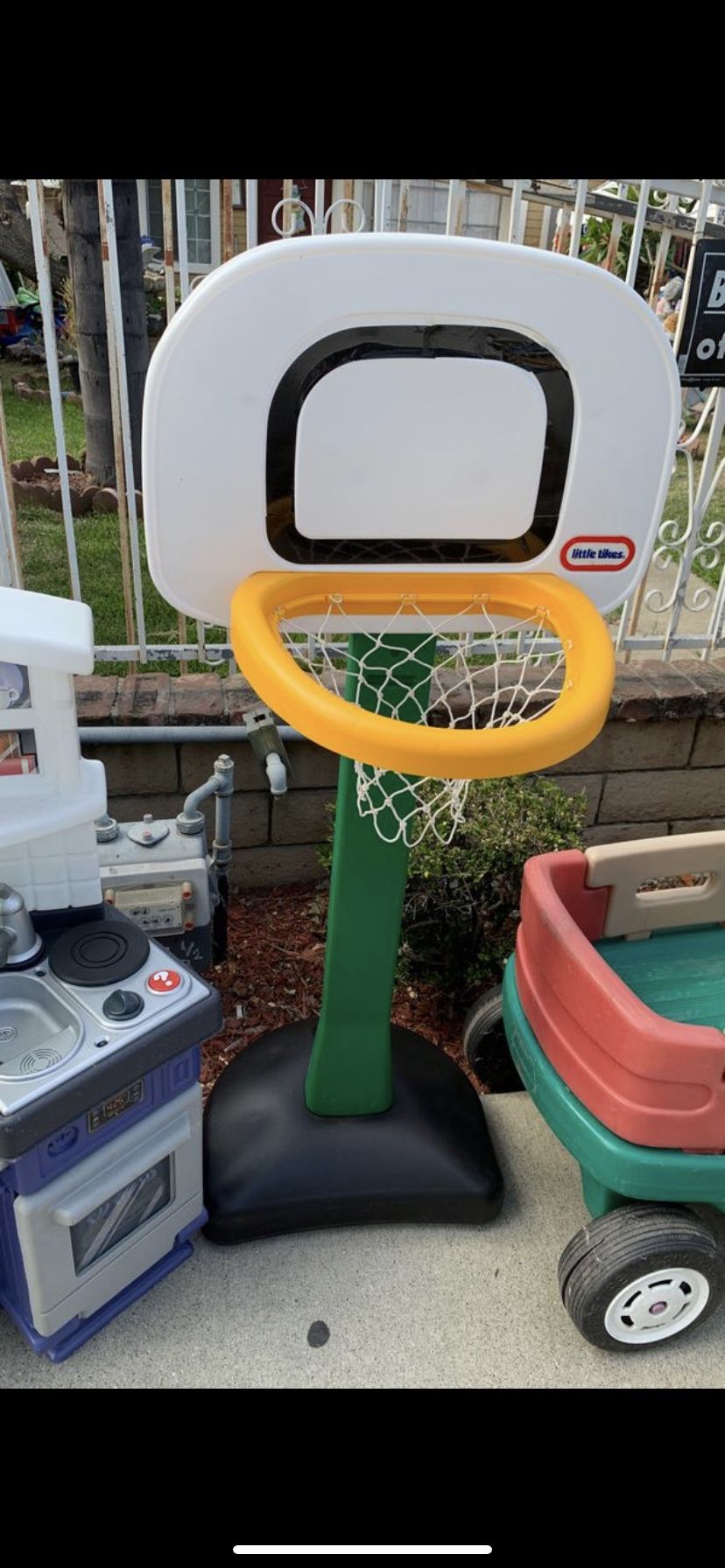 Basketball court hoop $15