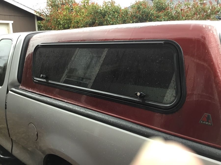 Leer camper shell Toyota Tundra xtra cab 2000-20006