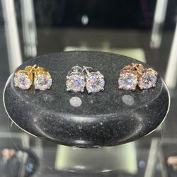 3K Moissanite Diamond Stud Earrings