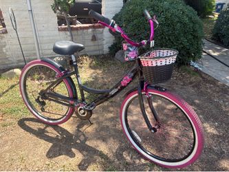 Susan G Komen 26” beach cruiser bike in good  shape