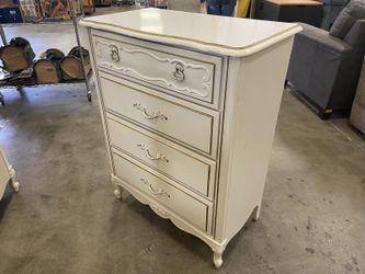 LEA FURNITURE Vintage French Provincial Style 4 Drawer Dresser with Ornate Swing Pulls