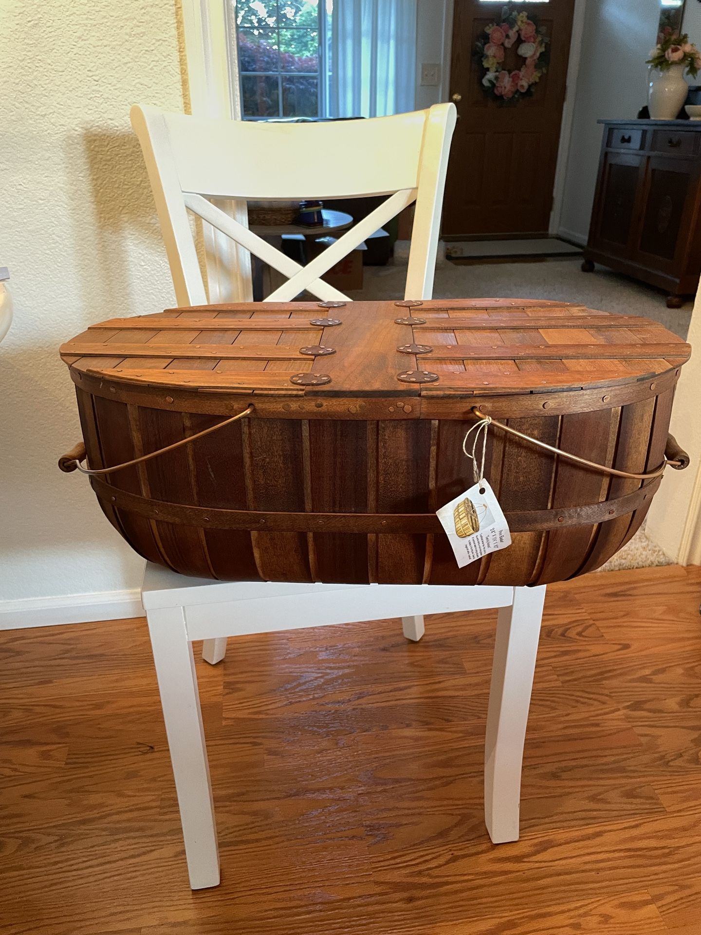 Myrtlewood Lg. Picnic Basket