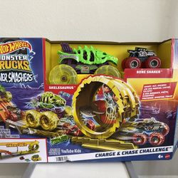 Hot Wheels Monster Truck Track 