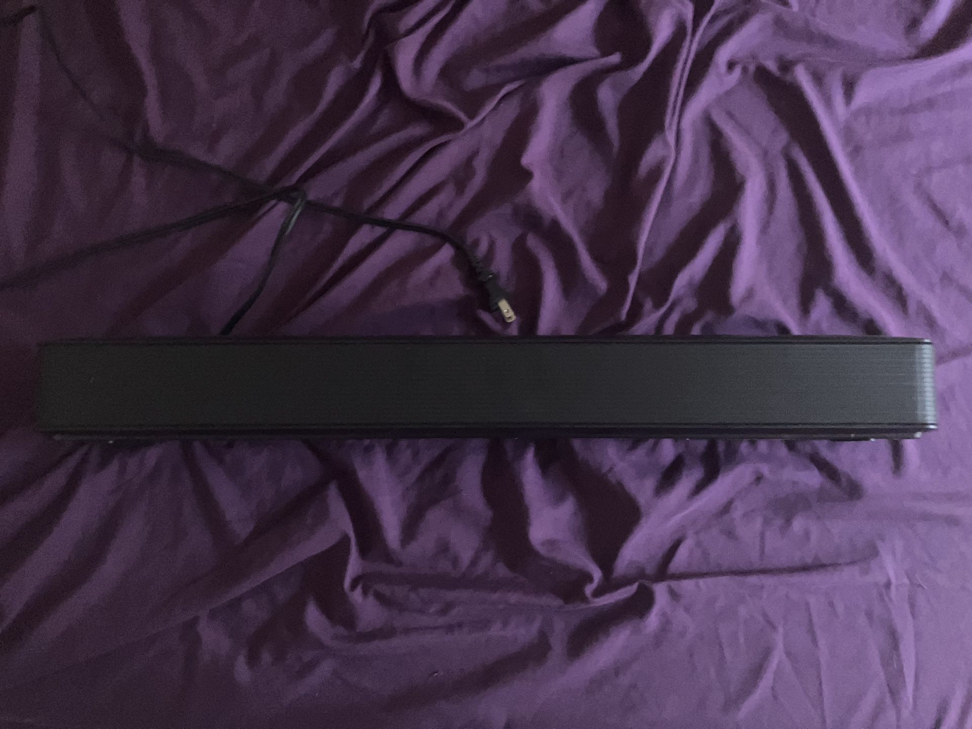 LG 2.0 ch. Soundbar with Bluetooth® Streaming - SKM1