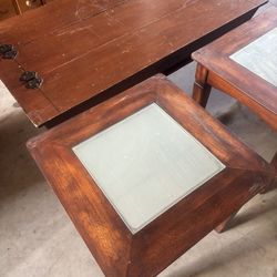 Maple Coffee Table With 2 End table /glass Inserts And Coffee Table Lifts Up I each Side Front A D Back For Spacious Storage 