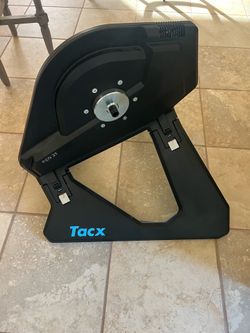 Garmin Tacx NEO 2T trainer used only a few times