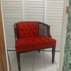 Vintage Sitting Chair 