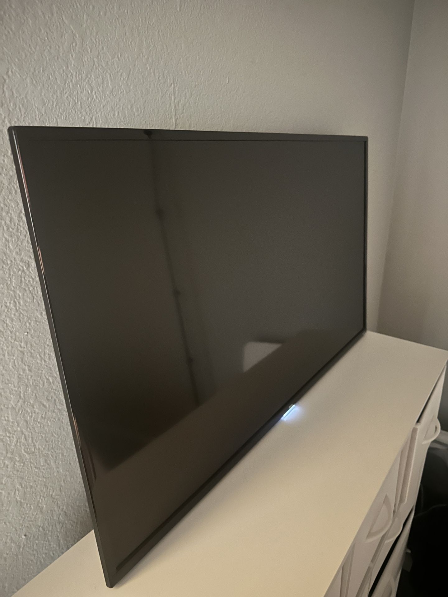 3-SERIES TCL 40" CLASS 3-SERIES FHD LED SMART ROKU TV - 40S325