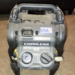 Dewalt Cordless Aircompresor 