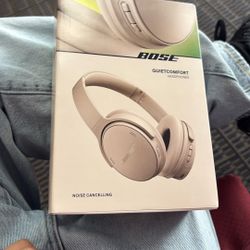 BOSE QUIETCOMFORT HEADPHONES NEW