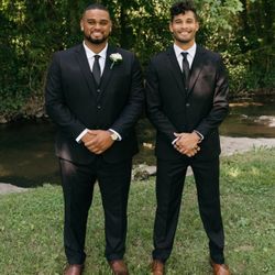 Men’s Black Suit – Jacket Pants Vest – 40R / 34W