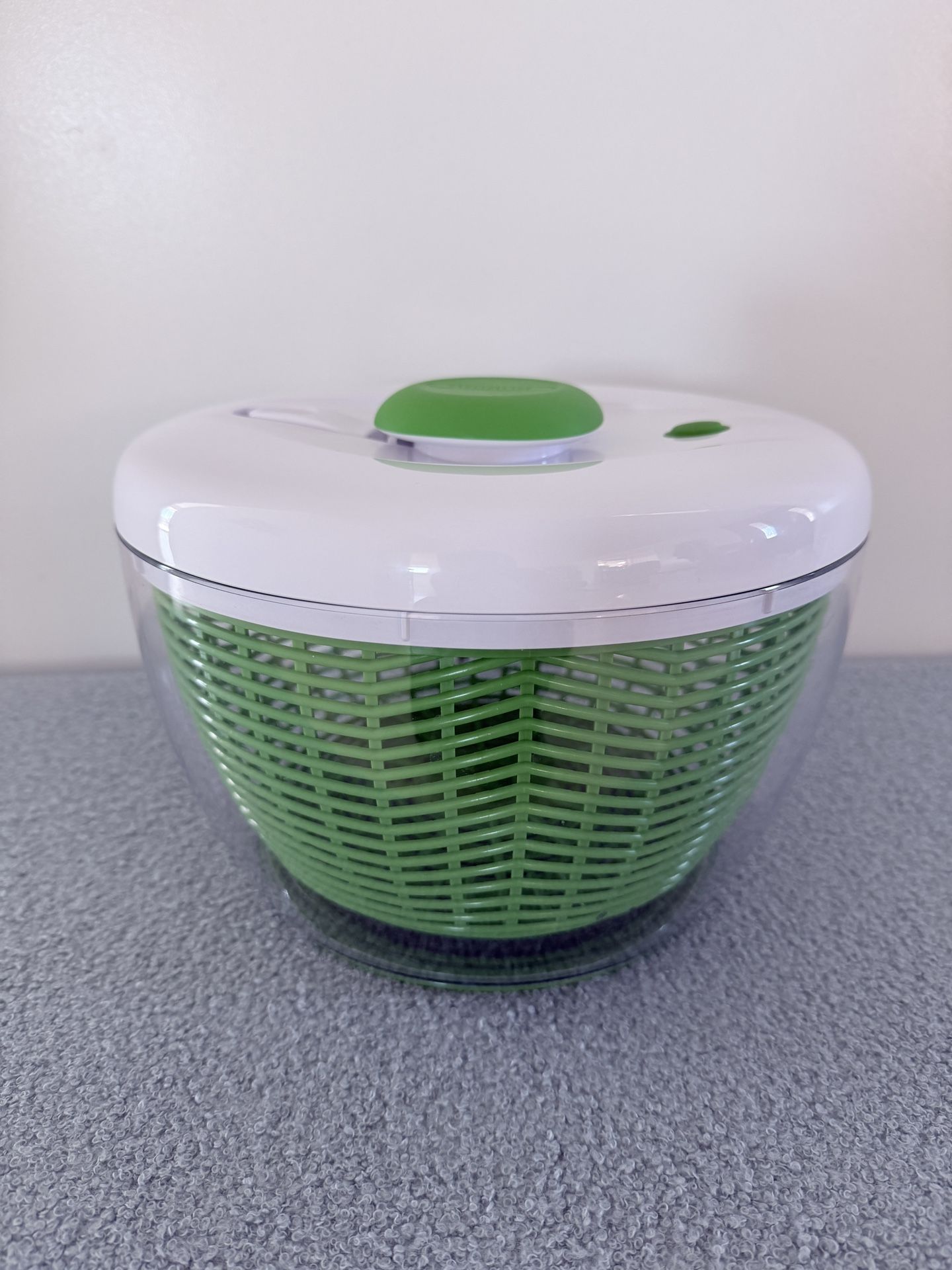 Salad Spinner, Farberware Easy to use pro Pump Spinner with Bowl and Colander