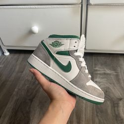 Jordan 1 Mid