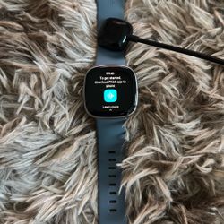 Fitbit Versa 4 Fitness Smartwatch