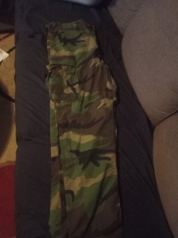 Camo Pants Brand New Medium Long