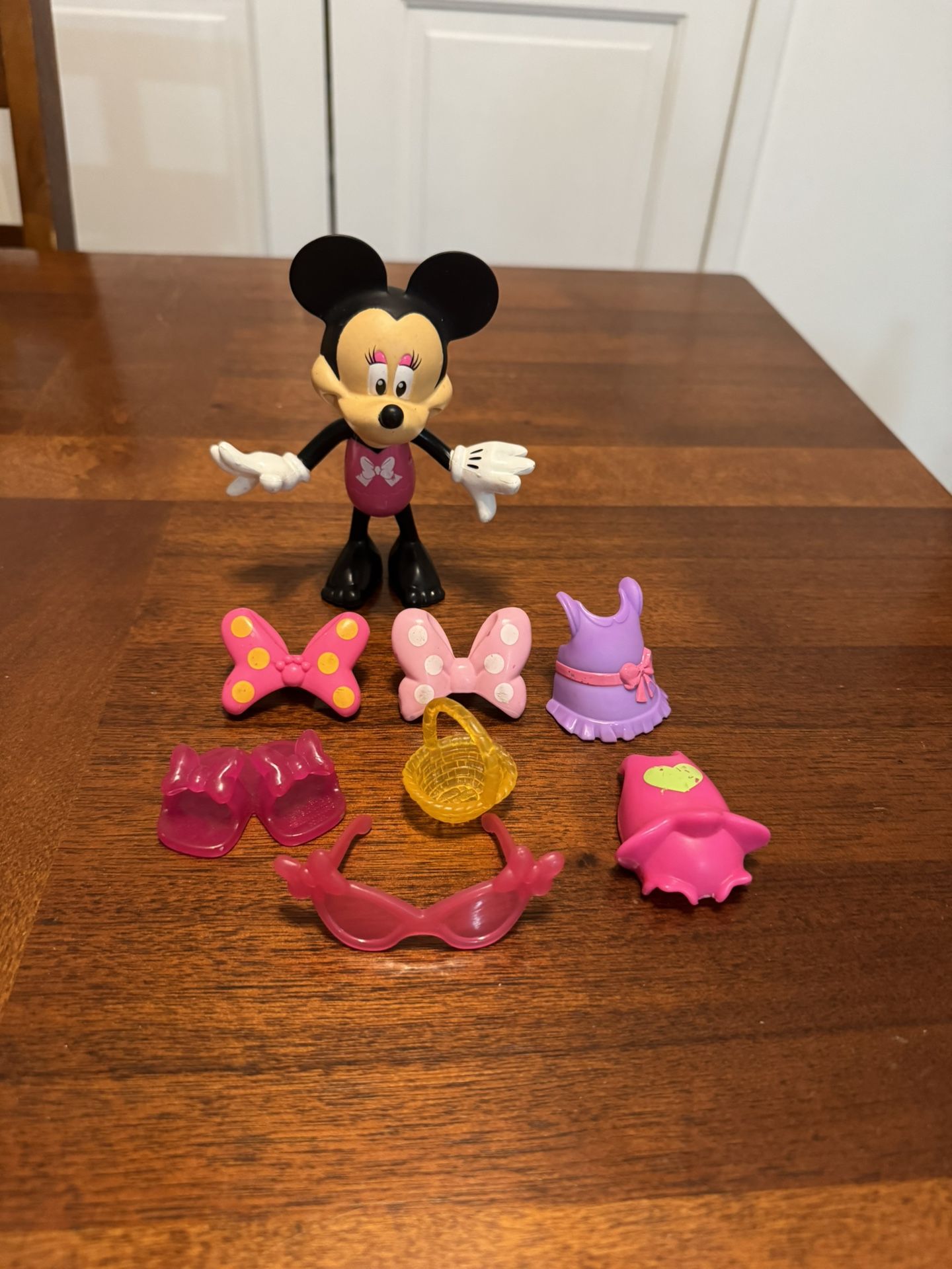 Disney Minnie Mouse Bowtique Snap ‘N Style Toy Dress Up Playset Rare Figure Doll Beach