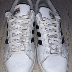 ADIDAS Men’s Sneaker’s Size 10 1/2