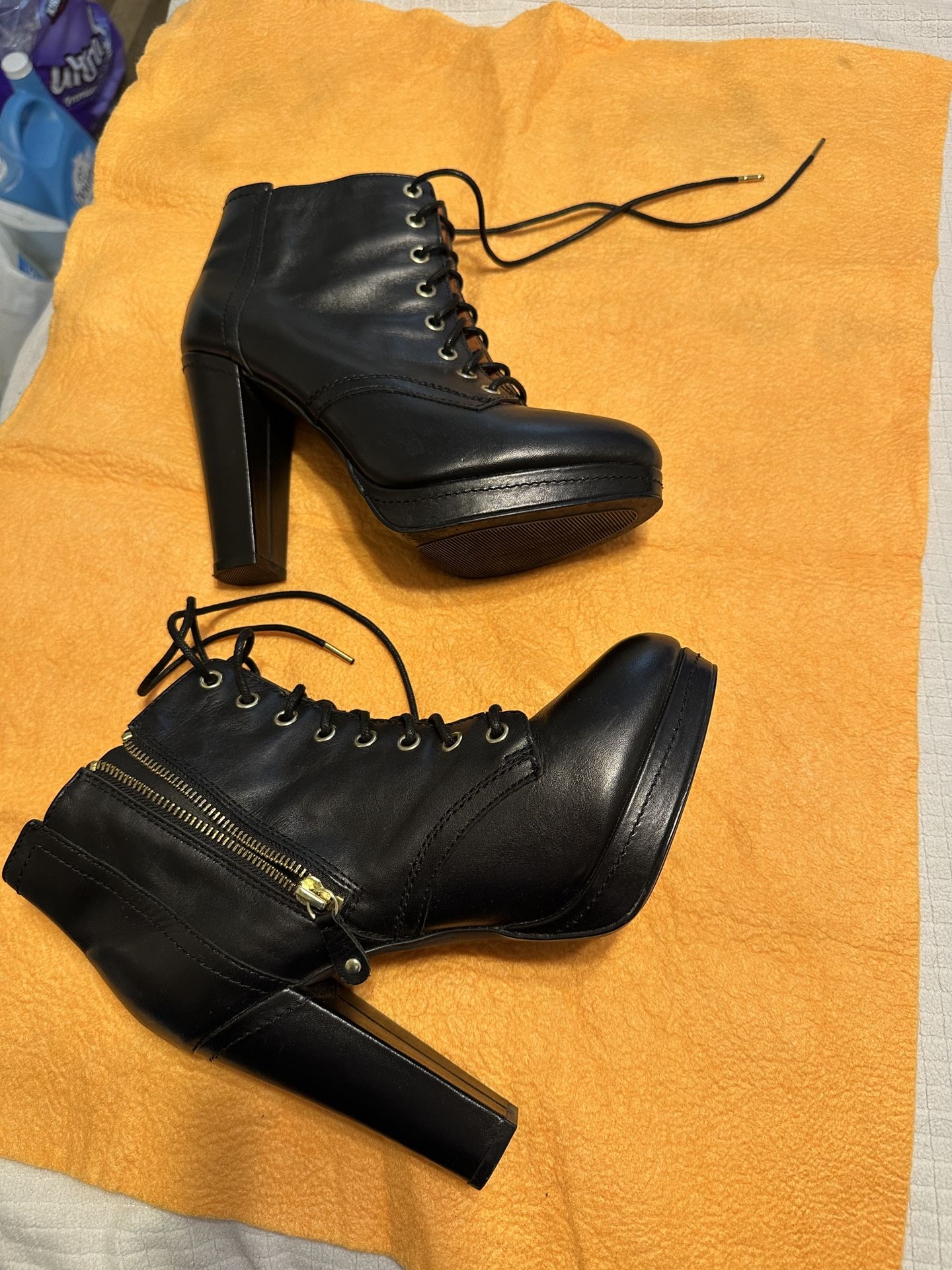 WOMENS VINTAGE H&M SIZE 8.5 BIKER BOOTS